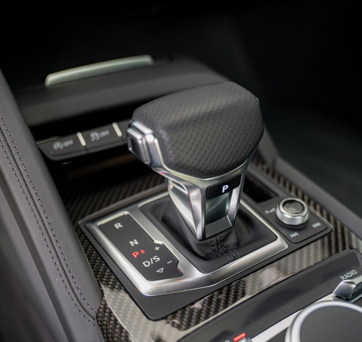 Audi R8 Coupe 2020 geel Carbon Luxurycarselection Te Koop-44
