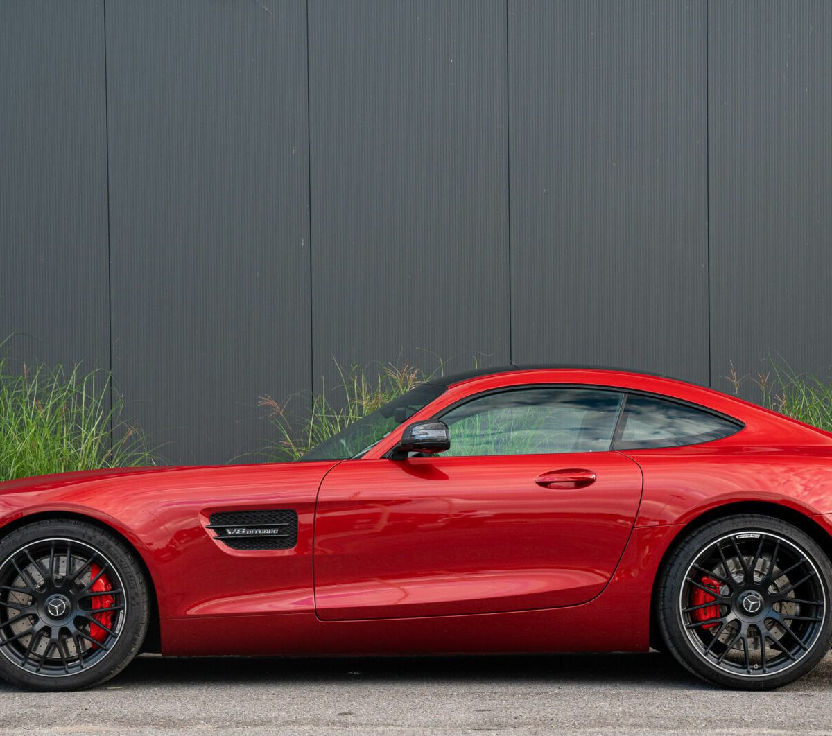 Mercedes-Benz-AMG-GTS-Rood-Carbon-Luxurycarselection-Te-Koop-10