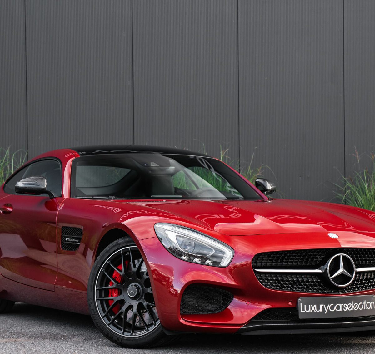 Mercedes-Benz-AMG-GTS-Rood-Carbon-Luxurycarselection-Te-Koop-5