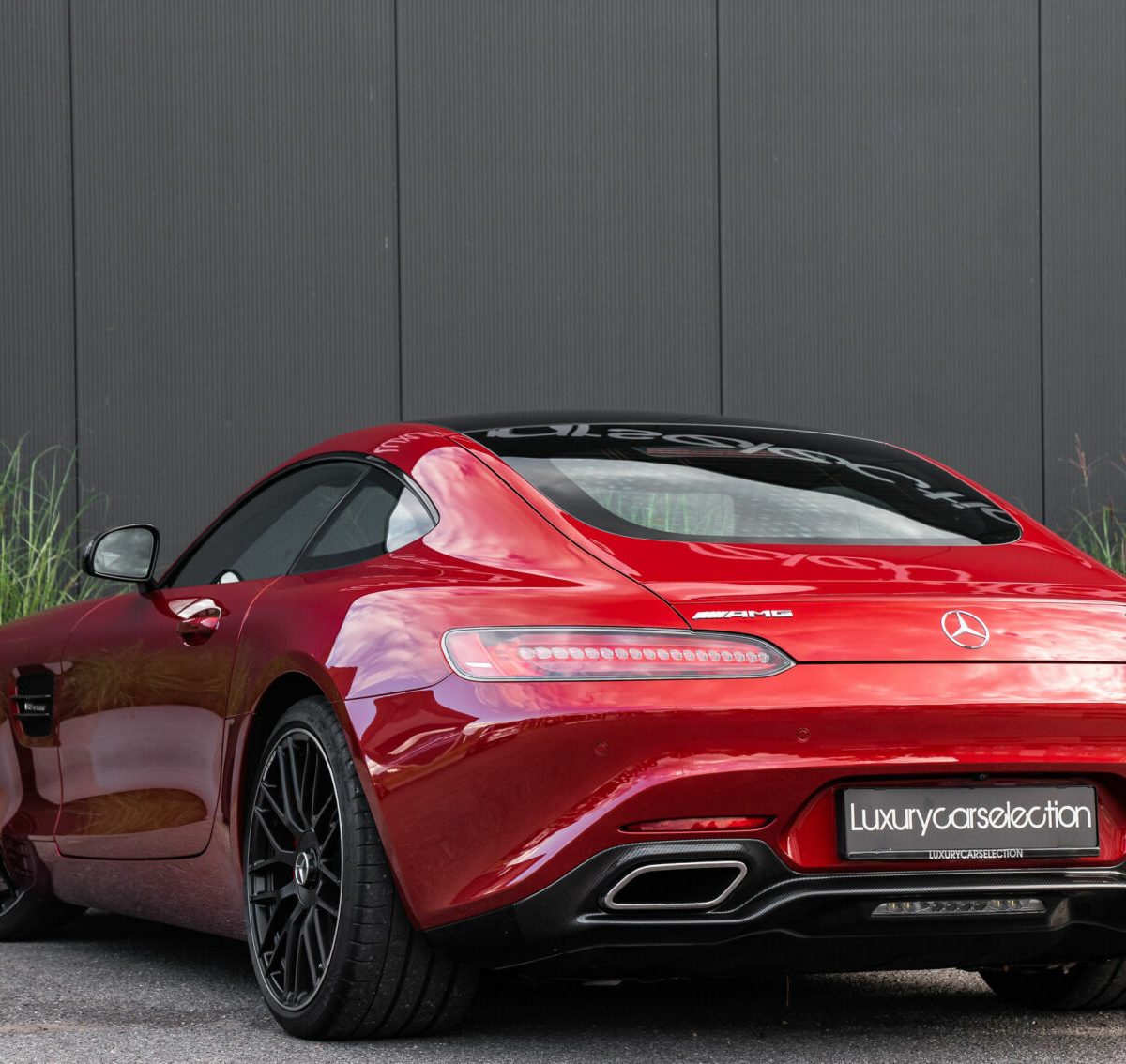 Mercedes-Benz-AMG-GTS-Rood-Carbon-Luxurycarselection-Te-Koop-6