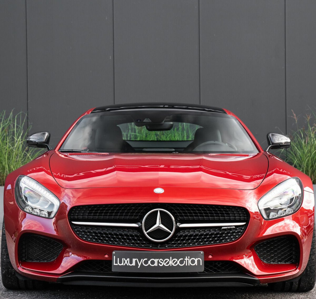 Mercedes-Benz-AMG-GTS-Rood-Carbon-Luxurycarselection-Te-Koop-9